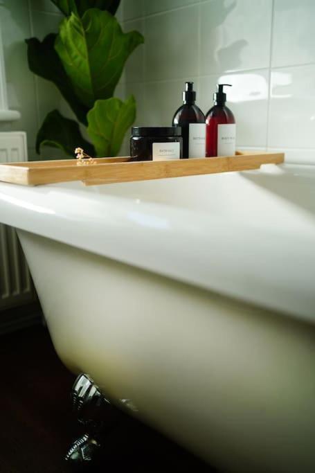 Northdene Cottage - Cosy Old Fisherman'S Cottage Two Mins From Sea - Free Parking - Wood Burning Stove - Roll Top Bath - Dog Friendly Deal Extérieur photo